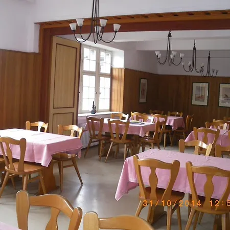 Waldherberge Moselblick Auberge de jeunesse Löf